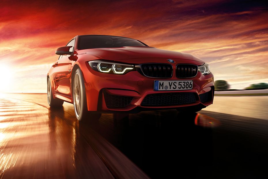 Tampak depan medium BMW M4 Coupe Tampak depan medium BMW M4 Coupe