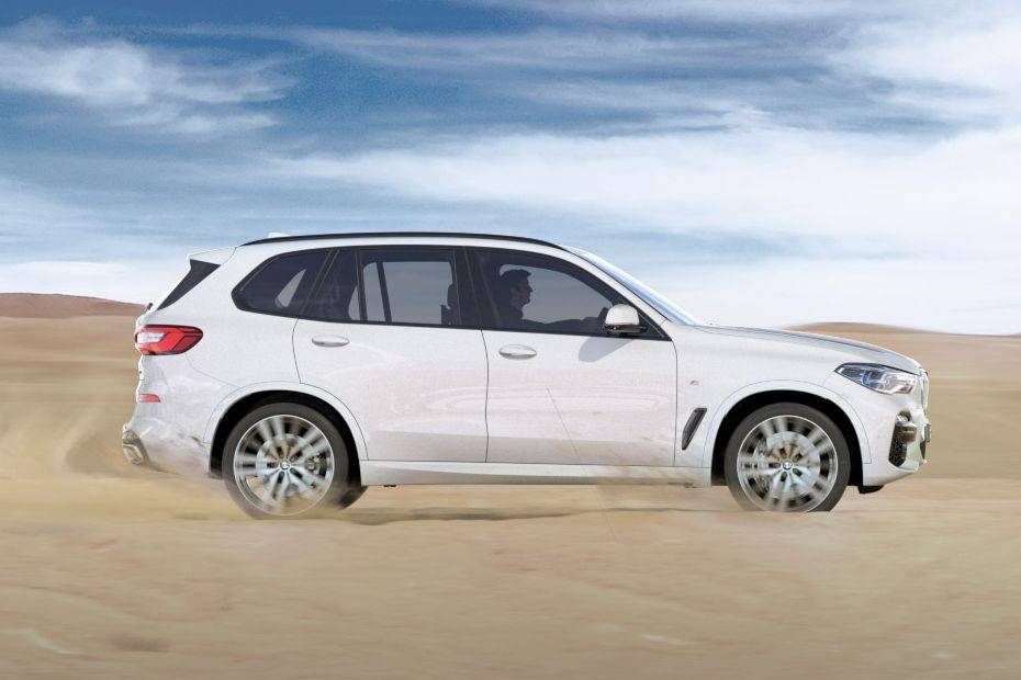 Tampak kanan BMW X5 Tampak kanan BMW X5