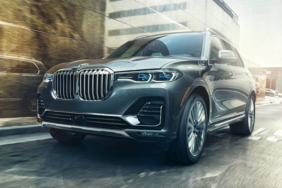 BMW X7 Front Side View BMW X7 Front Side View