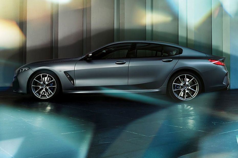 Tampak samping 8 Series Gran Coupe Tampak samping 8 Series Gran Coupe