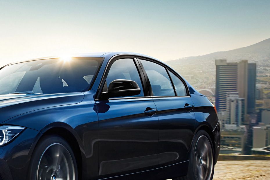 BMW 3 Series Sedan (2015-2018) Drivers Side Mirror Front Angle BMW 3 Series Sedan (2015-2018) Drivers Side Mirror Front Angle