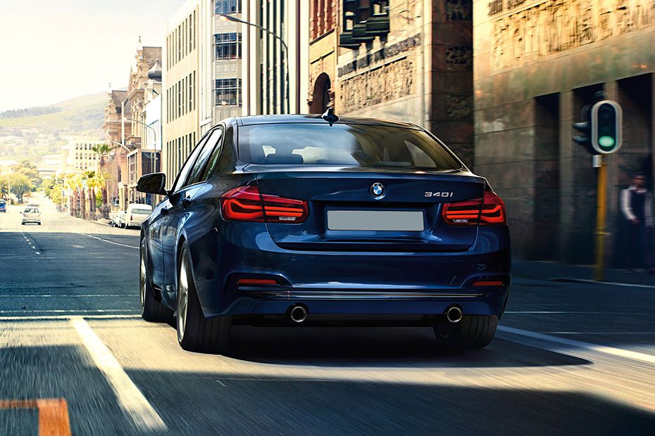 BMW 3 Series Sedan (2015-2018) Tampak belakang BMW 3 Series Sedan (2015-2018) Tampak belakang