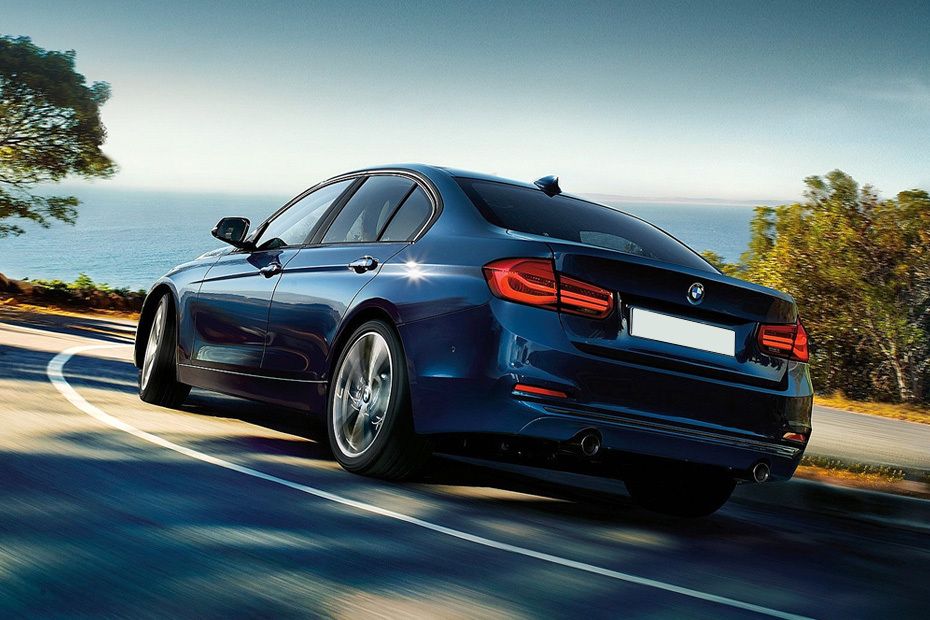 BMW 3 Series Sedan (2015-2018) Tampak belakang serong BMW 3 Series Sedan (2015-2018) Tampak belakang serong