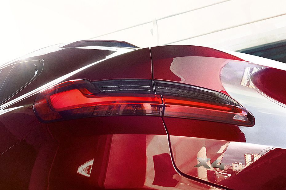 lampu belakang X4 (2016-2018) lampu belakang X4 (2016-2018)