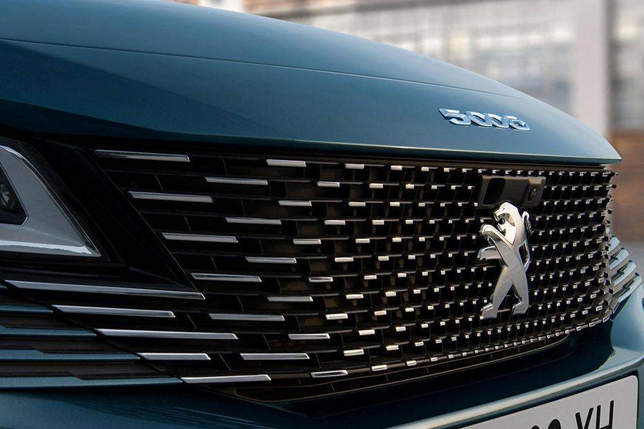 Peugeot 5008 Review 2024