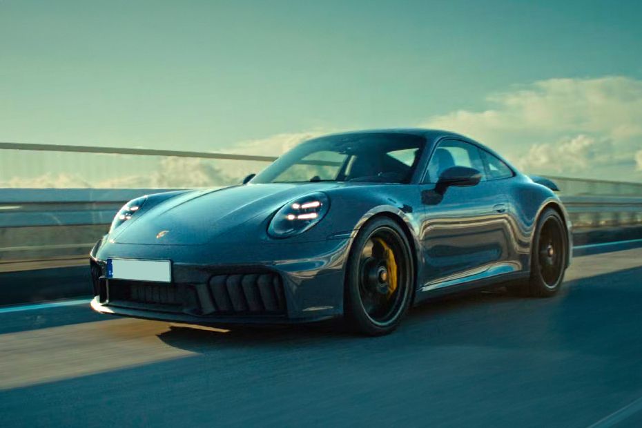 Mobil Porsche 911 Carrera 4S Manual 2026 di Indonesia