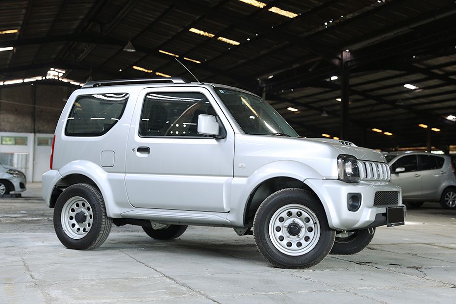 Suzuki Jimny (2017-2018) Front Cross Side View Suzuki Jimny (2017-2018) Front Cross Side View