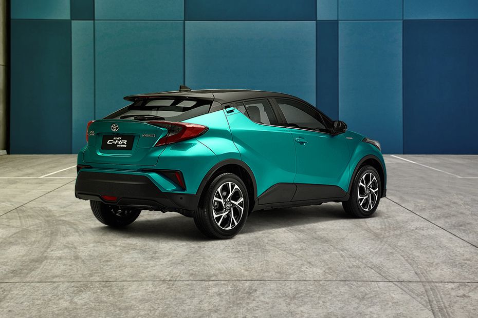 Toyota CHR Hybrid 2023 Price, Promo November, Spec & Reviews