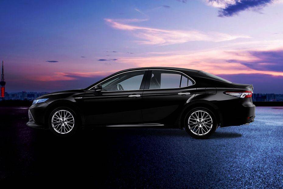 Toyota Camry Hybrid 2024 Harga OTR, Promo November, Spesifikasi & Review