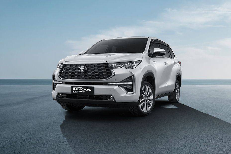 Mobil Toyota Kijang Innova Zenix Hybrid EV 2024 di Indonesia