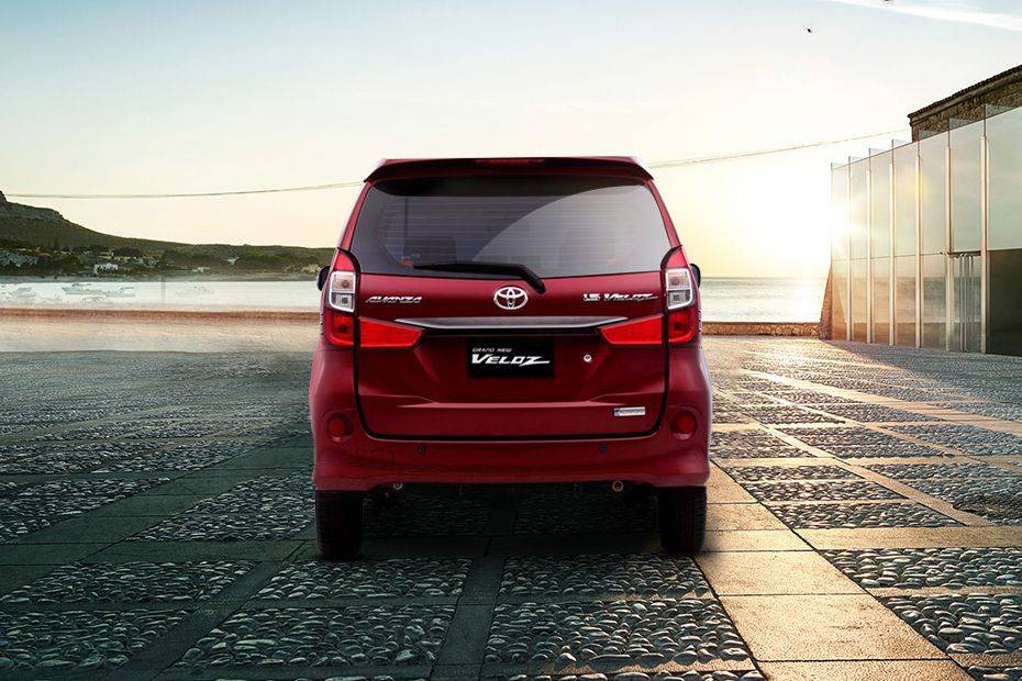 Full Rear View of Toyota Avanza Veloz (2012-2018) Full Rear View of Toyota Avanza Veloz (2012-2018)