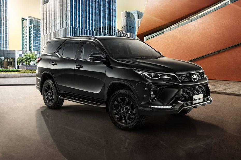 Mobil Toyota Fortuner 2.7 SRZ 2024 di Indonesia