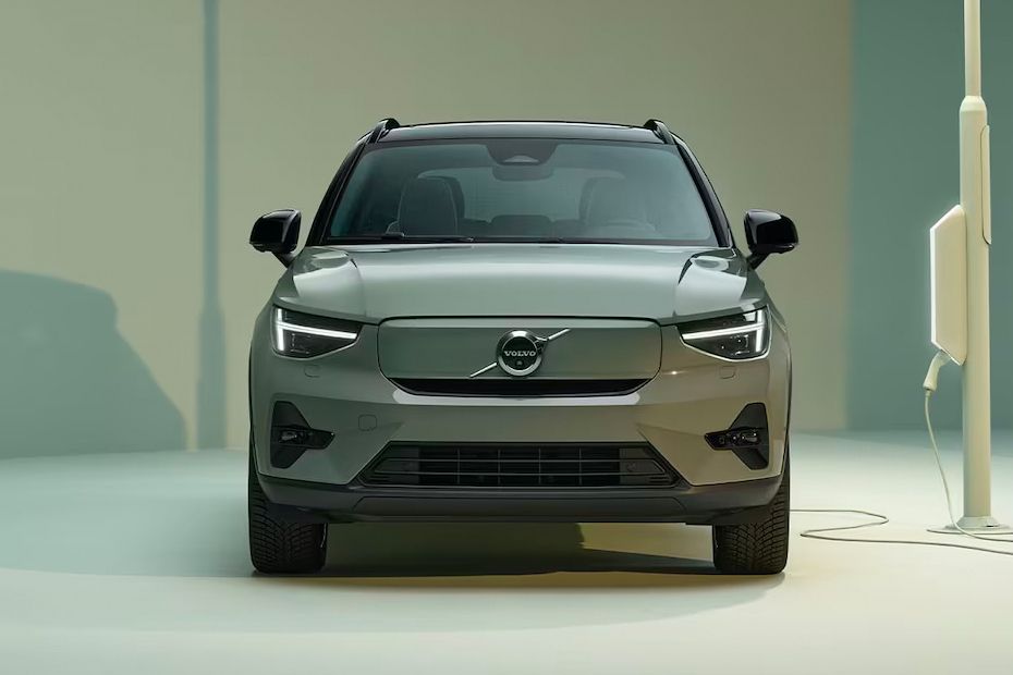 Volvo XC40 Recharge Tampak Depan Volvo XC40 Recharge Tampak Depan
