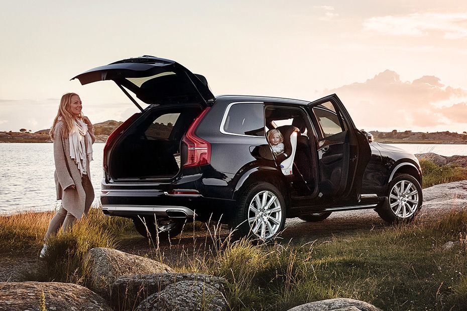 Semua pintu XC90 terbuka Semua pintu XC90 terbuka