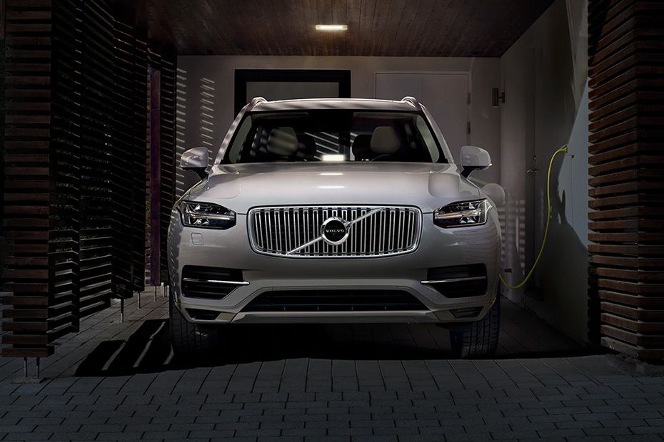 Tampak Depan Volvo XC90 Tampak Depan Volvo XC90