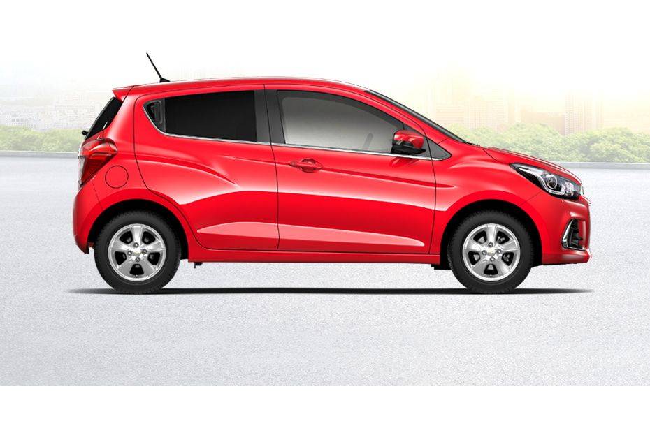 Tampak kanan Chevrolet Spark (2017-2018) Tampak kanan Chevrolet Spark (2017-2018)