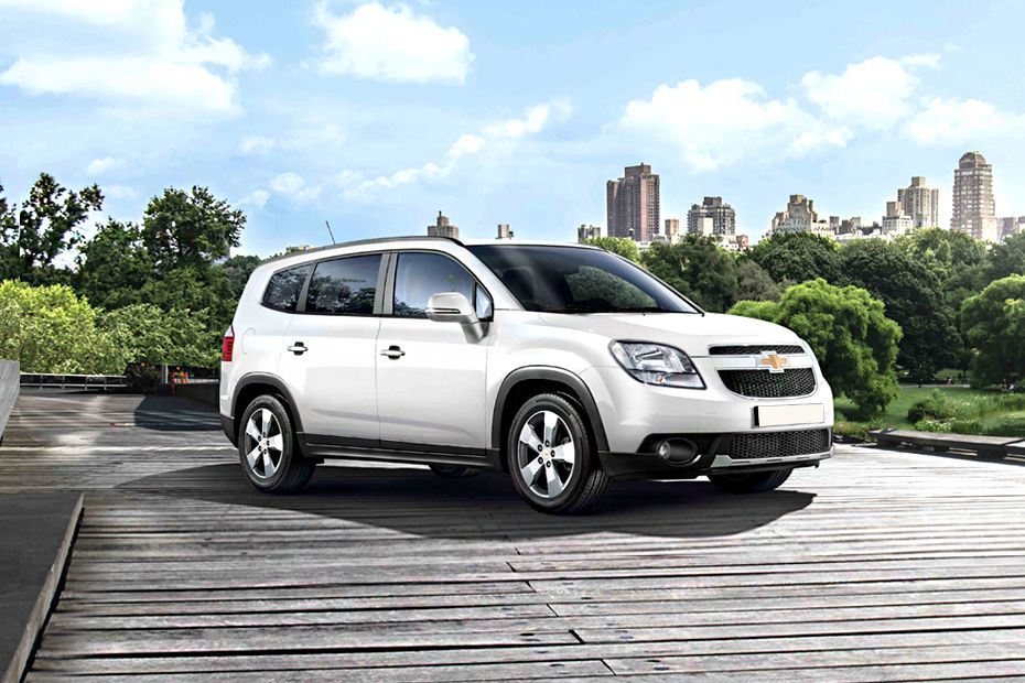 chevrolet-orlando-front-angle-low-view-8