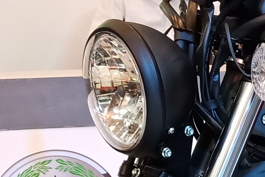Lampu depan Benelli Motobi 200 Evo Lampu depan Benelli Motobi 200 Evo