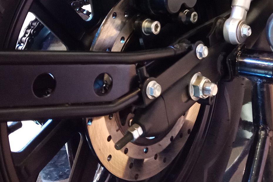 Rem belakang Benelli Motobi 200 Evo Rem belakang Benelli Motobi 200 Evo