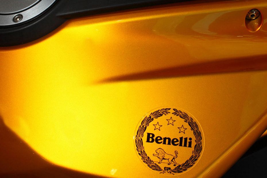 Benelli Caferacer Branding
