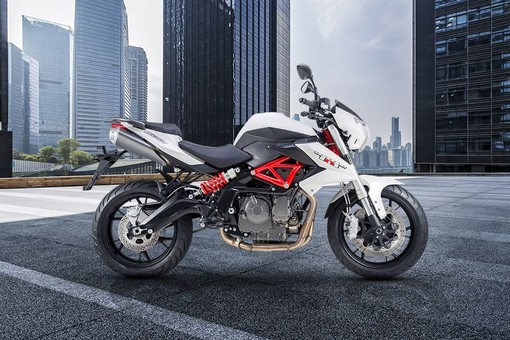 Benelli TNT 600i 2025 Harga OTR, Promo September, Spesifikasi & Review