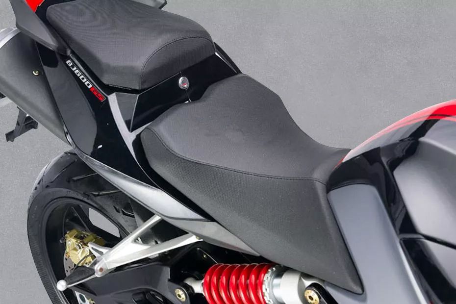Benelli BN 600 Rider Seat View Benelli BN 600 Rider Seat View