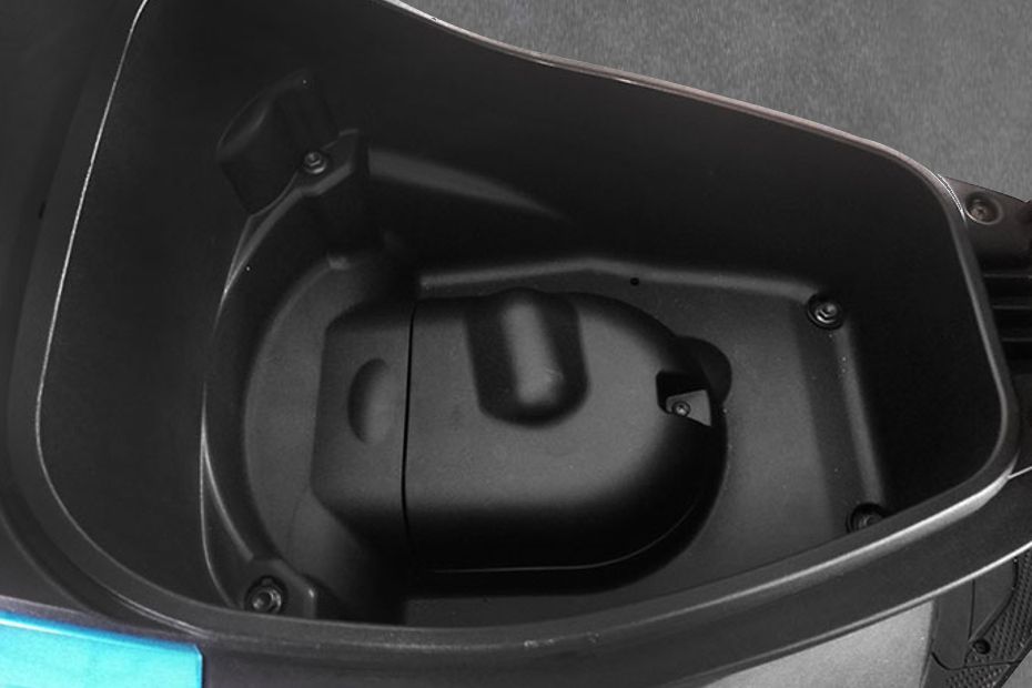 Benelli Zenzero 150 Tampak samping ruang bagasi Benelli Zenzero 150 Tampak samping ruang bagasi