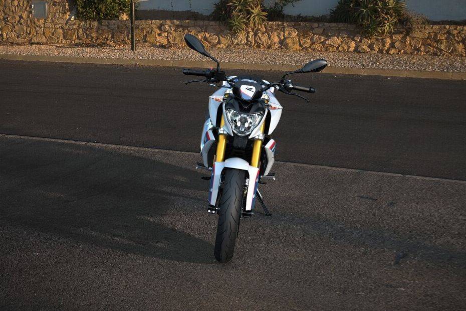 Tampak depan BMW G 310 R Tampak depan BMW G 310 R