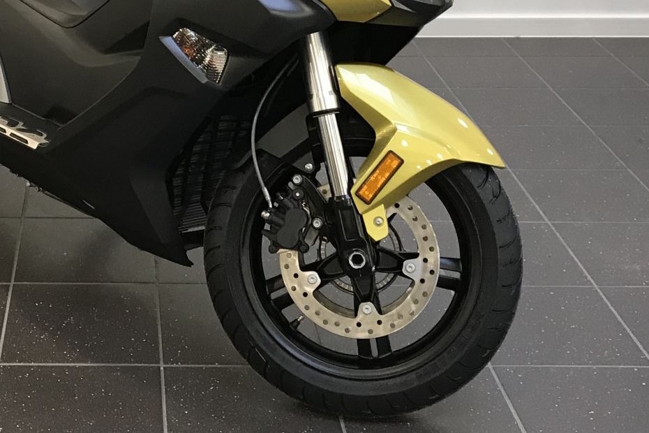 BMW C 650 Sport Front Tyre BMW C 650 Sport Front Tyre