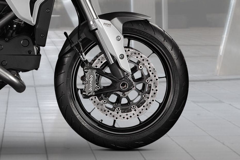 Ducati Hyperstrada Ban depan Ducati Hyperstrada Ban depan