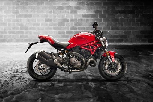 Ducati Monster 821 Stealth Price, Specs Review for November 2025