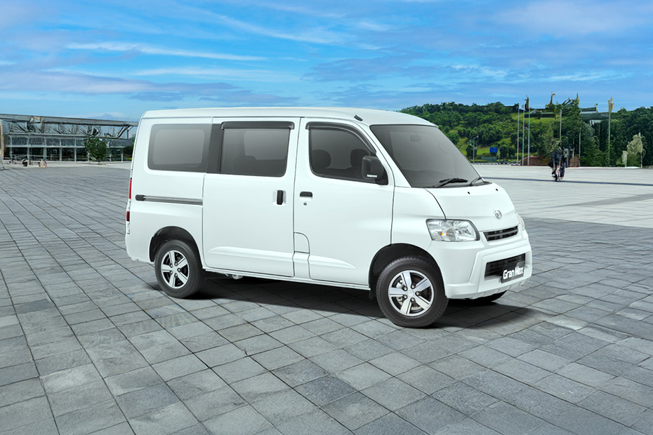 Daihatsu Gran Max MB Front Angle Low View Daihatsu Gran Max MB Front Angle Low View