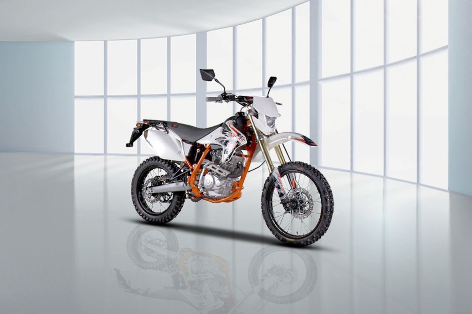 Tampak belakang serong Gazgas Hummer