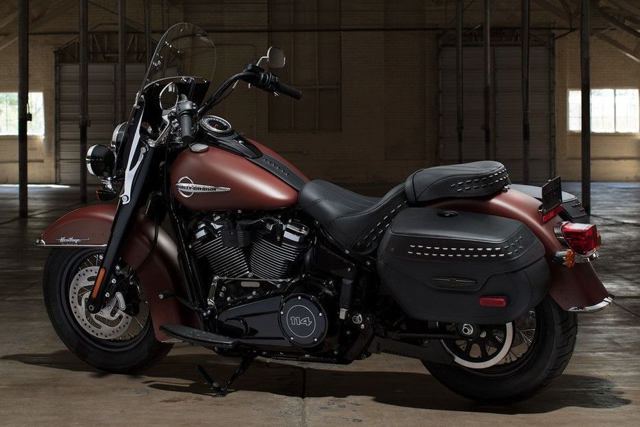 Harley Davidson Heritage Classic Slant Back Side View Right Harley Davidson Heritage Classic Slant Back Side View Right