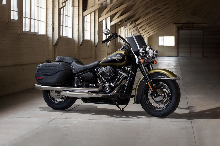 Harley Davidson Heritage Classic Slant Rear View Full Image Harley Davidson Heritage Classic Slant Rear View Full Image