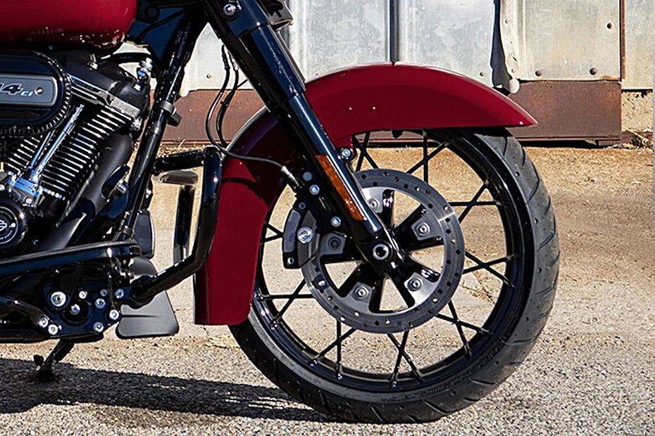 Ban depan Harley Davidson Street Glide Special Ban depan Harley Davidson Street Glide Special
