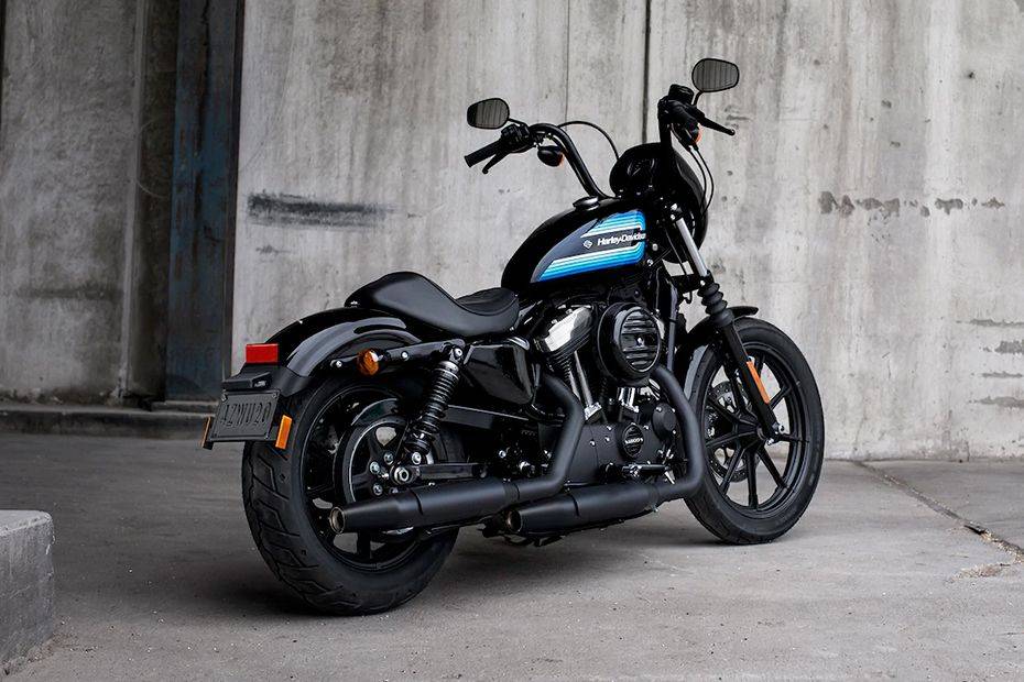 Tampak belakang Harley Davidson Iron 1200 Tampak belakang Harley Davidson Iron 1200
