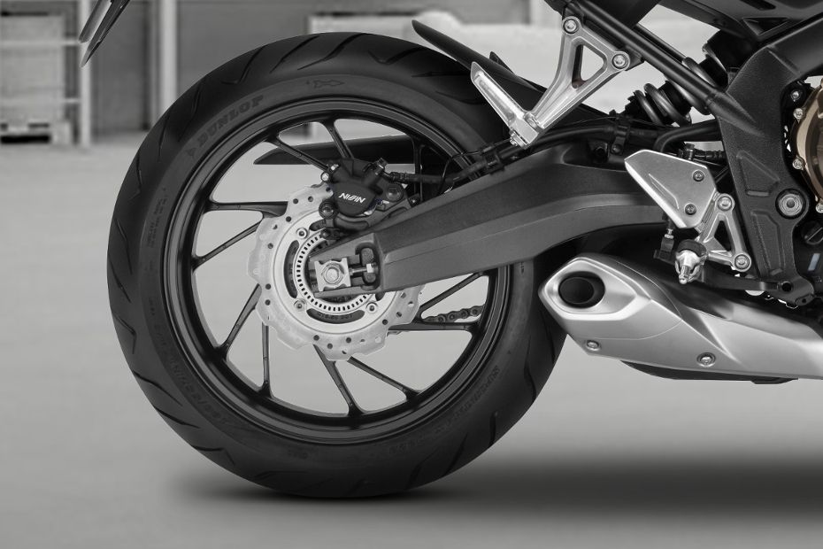 ban belakang Honda CB650F