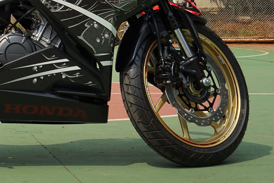 Ban depan Honda CBR250RR Ban depan Honda CBR250RR
