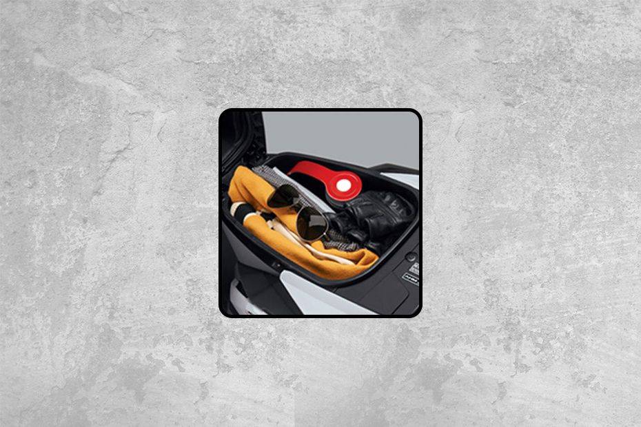 Tampak samping ruang bagasi Honda Beat Street (2016-2019) Tampak samping ruang bagasi Honda Beat Street (2016-2019)