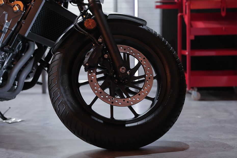 Ban depan Honda Rebel Ban depan Honda Rebel