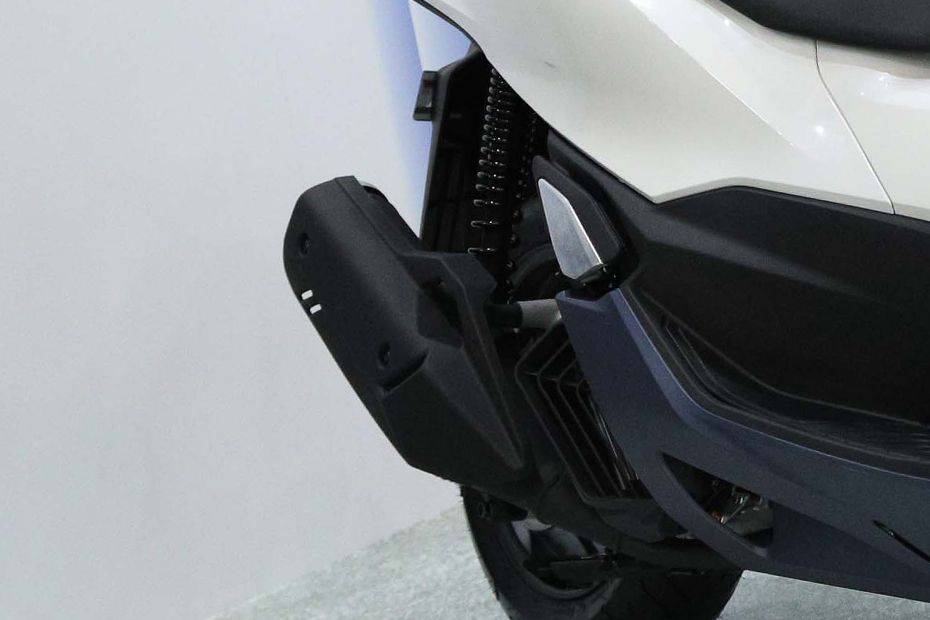 Honda PCX eHEV Exhaust View Honda PCX eHEV Exhaust View