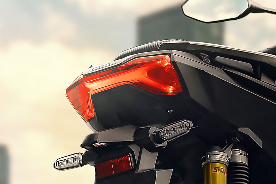 Lampu belakang Honda ADV 150 Lampu belakang Honda ADV 150