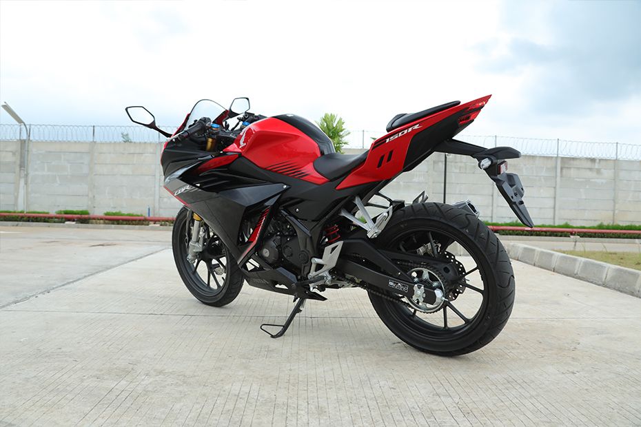Tampak belakang Honda CBR150R Tampak belakang Honda CBR150R