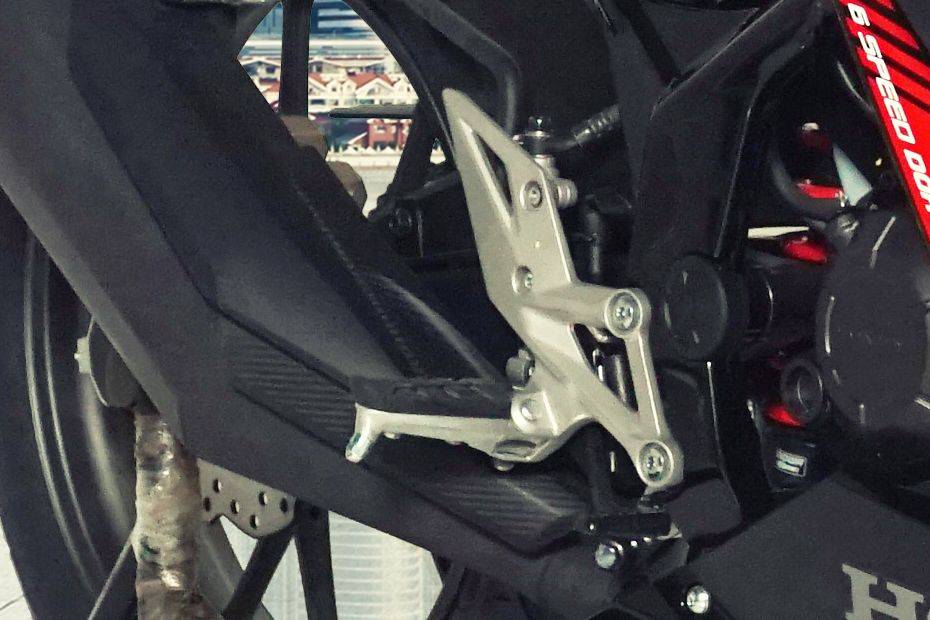 Honda CBR150R Foot Rest View Honda CBR150R Foot Rest View