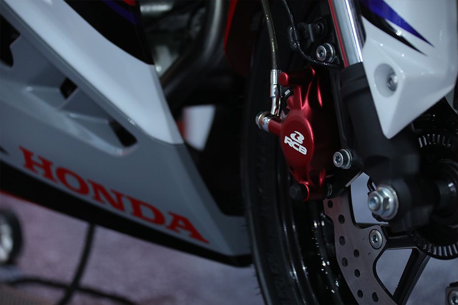 Rem depan Honda CBR150R Rem depan Honda CBR150R