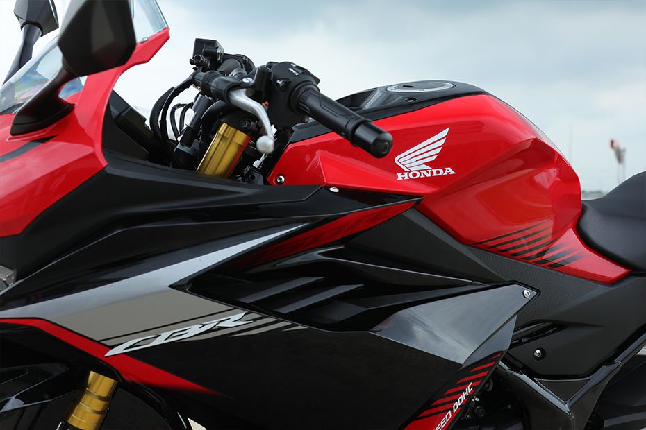 Tangki BBM Honda CBR150R Tangki BBM Honda CBR150R