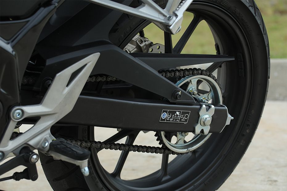 Rem belakang Honda CBR150R Rem belakang Honda CBR150R