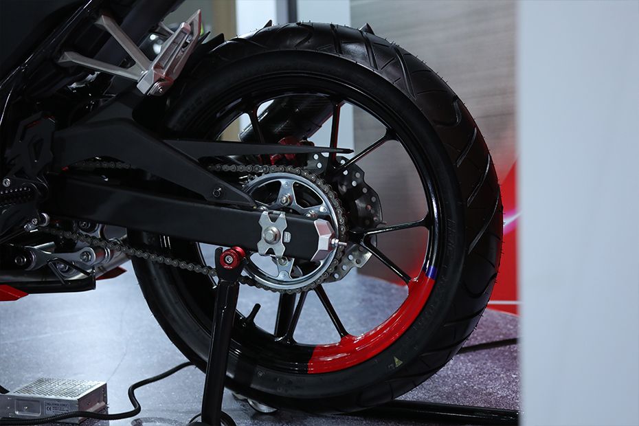 ban belakang Honda CBR150R ban belakang Honda CBR150R