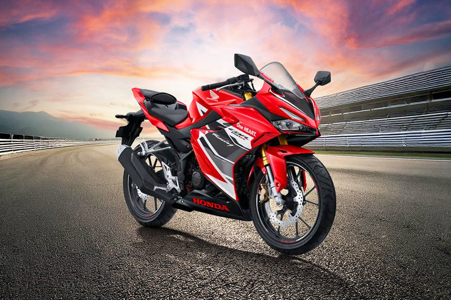 Motor Honda CBR150R Racing Red Standard 2024 di Indonesia